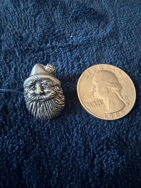 Santa Beard Lapel Pin in pewter